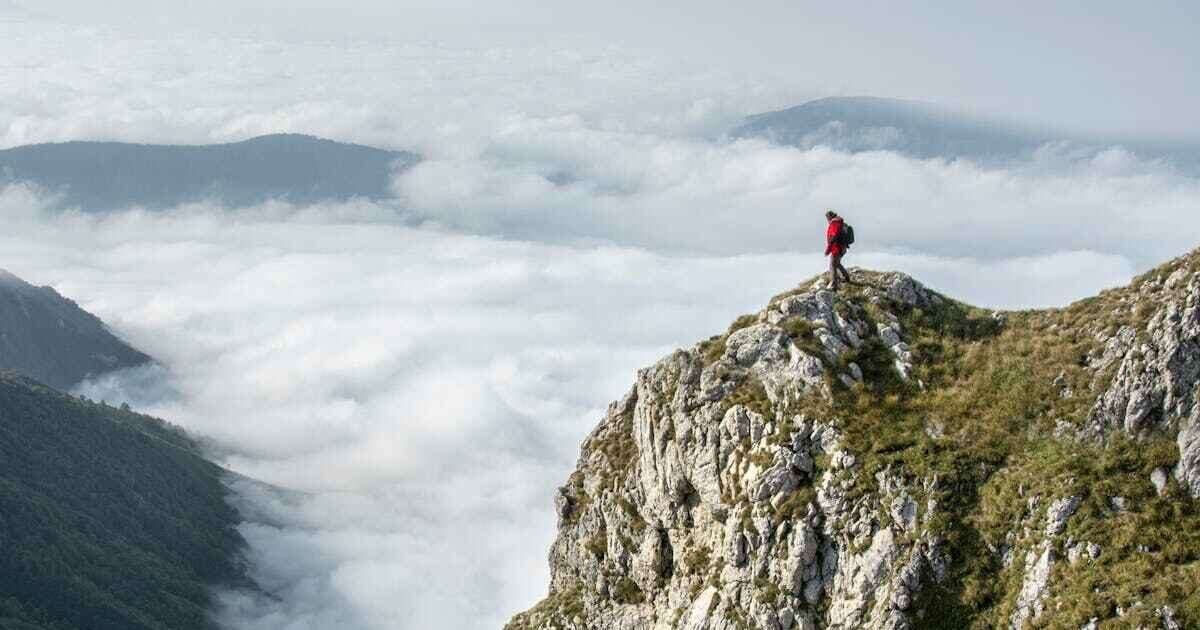 How to Travel to Hilly Mountains in USA